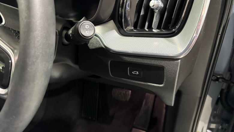 Volvo XC60 2.0 B5P Plus Dark 5dr AWD Geartronic Petrol Estate